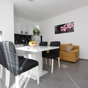 Hawaii Apartament Banjole